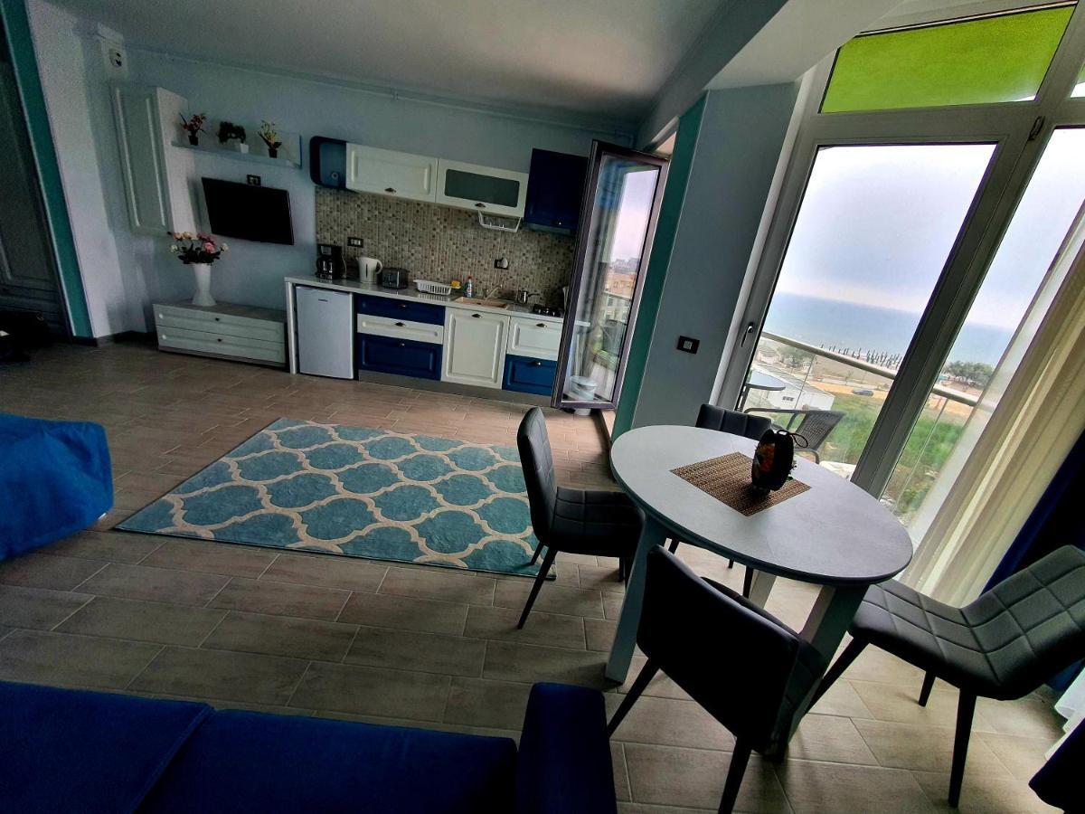 Alezzi Majestic Apartments 97 Navodari Luaran gambar